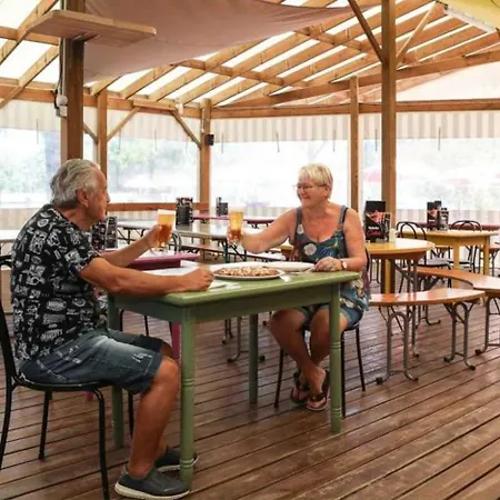 Camping 3 Etoiles - Piscine - Ccafeff Saint-Julien-des-Landes