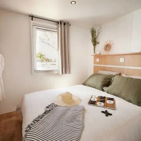 Camping 3 Etoiles - Piscine - Ccafeff *