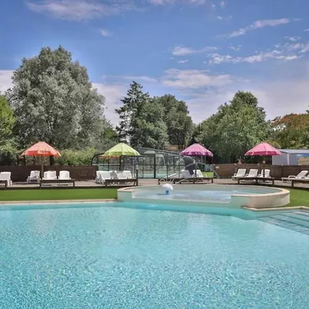 مكان تخييم 3 Etoiles - Piscine - Ccafeff Saint-Julien-des-Landes