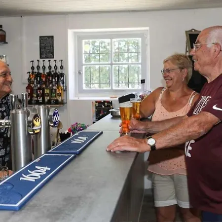 3 Etoiles - Piscine - Ccafeff مكان تخييم *