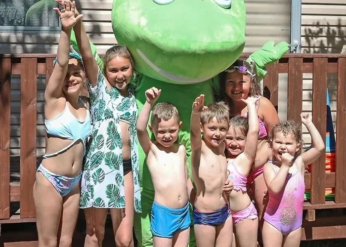 Camping 3 Etoiles - Piscine - Ccafeff *