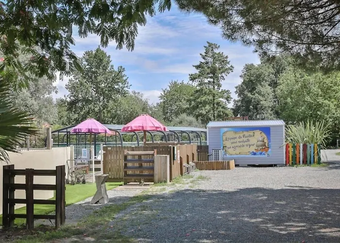 Zecamping 3 Etoiles Chiens Acceptes Salle Fitness Piscine Couverte مكان تخييم