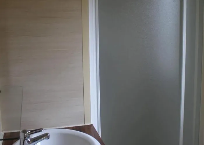 مكان تخييم Zecamping 3 Etoiles Chiens Acceptes Salle Fitness Piscine Couverte Saint-Julien-des-Landes